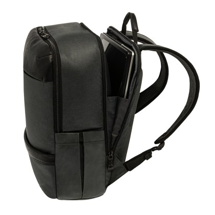 /902032-2000_04-1728306107