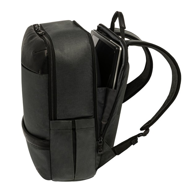 /902032-2000_04-1728306107